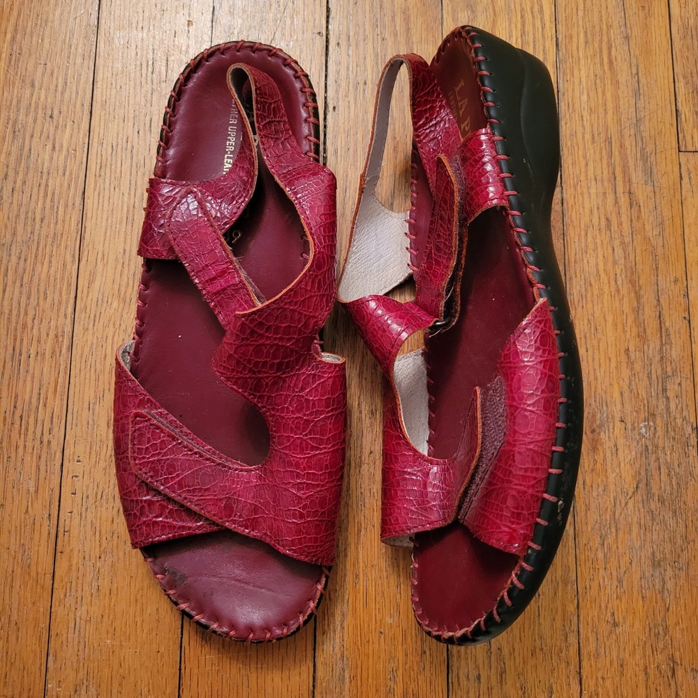 La Plume Red Embossed Leather Slingback Wedge Sandals 39 Italy Summer 8.5 ANGELA